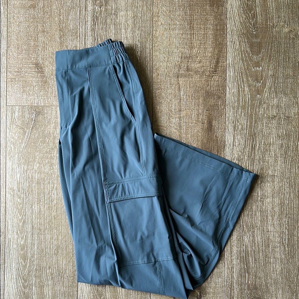 Athleta Pinnacle High Rise Cargo Trouser Eden Blue Green size 0 and size 2